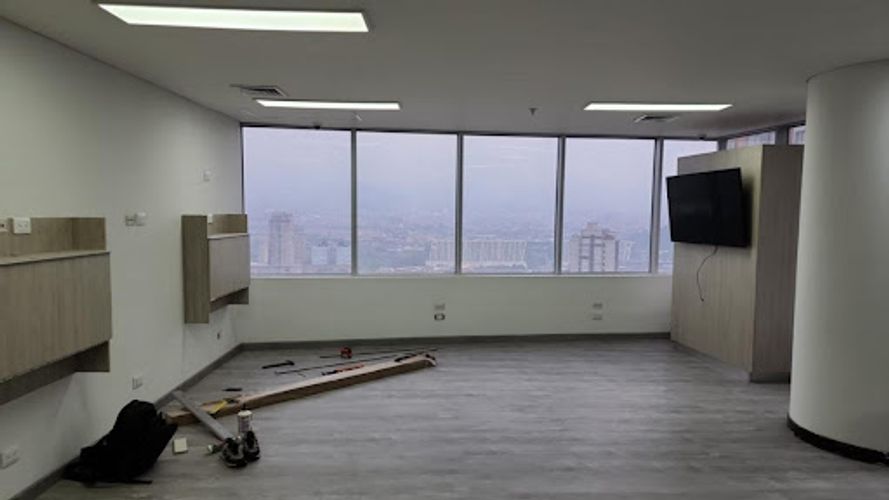 Edificio en venta en Loma Del Indio, Medellín, 66 m² · foto 2 de 8