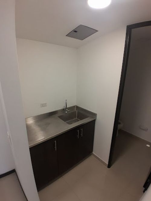 Oficina en arriendo en Panamericano, Bello, 37 m² · foto 2 de 5
