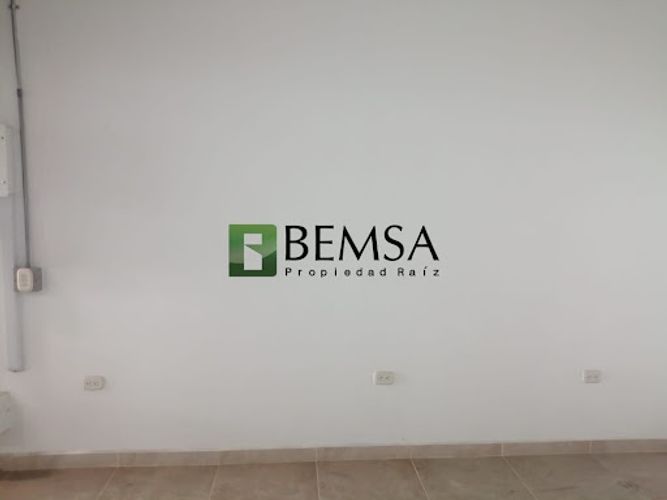 Local en arriendo en Boston, Medellín, 20 m² · foto 2 de 5
