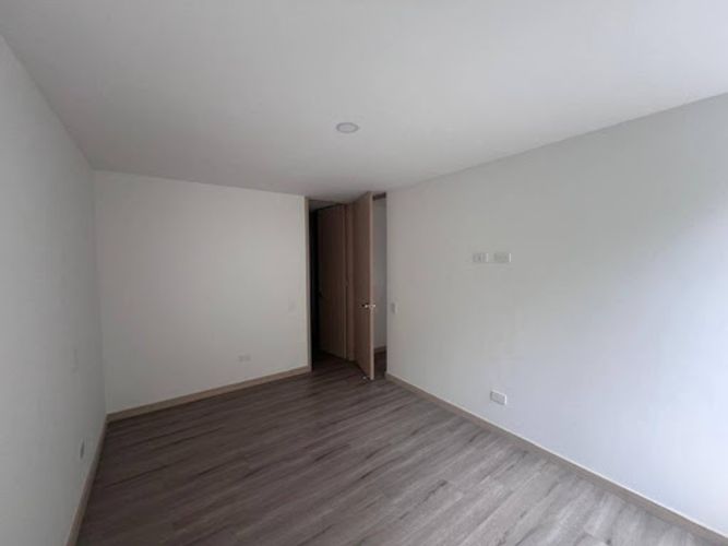 Apartamento de 3 alcobas en venta en Santa Elena, El Retiro, 68 m² · foto 2 de 21