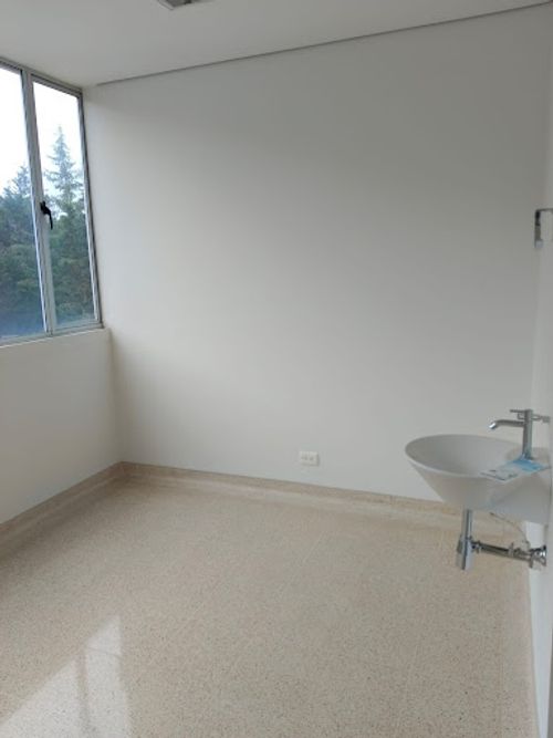 Consultorio en venta en El Tablazo, Rionegro, 30 m² · foto 2 de 6