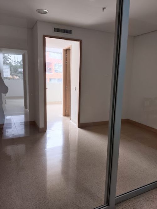 Consultorio en venta en El Tablazo, Rionegro, 30 m² · foto 3 de 6