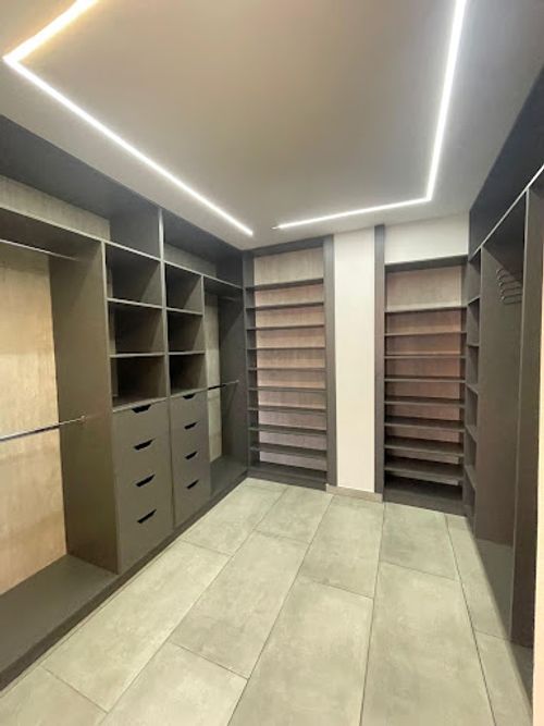 Apartamento de 3 alcobas en venta en Transversal Inferior, Medellín, 226 m² · foto 4 de 16