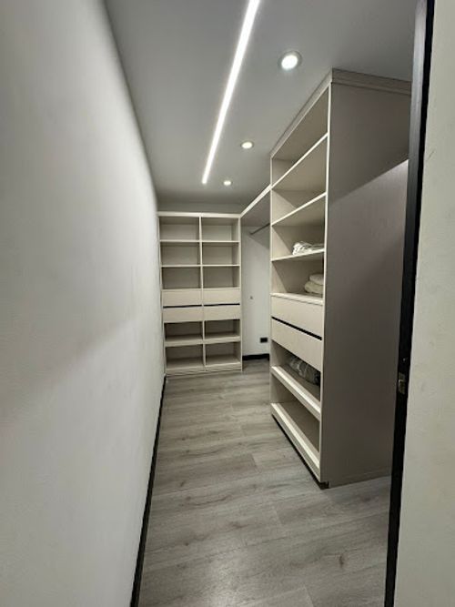 Apartamento de 3 alcobas en venta en Transversal Inferior, Medellín, 226 m² · foto 7 de 16