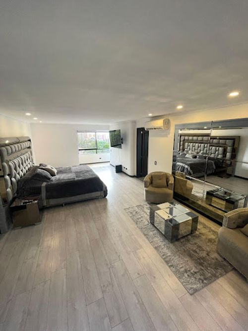 Apartamento de 3 alcobas en venta en Transversal Inferior, Medellín, 226 m² · foto 10 de 16