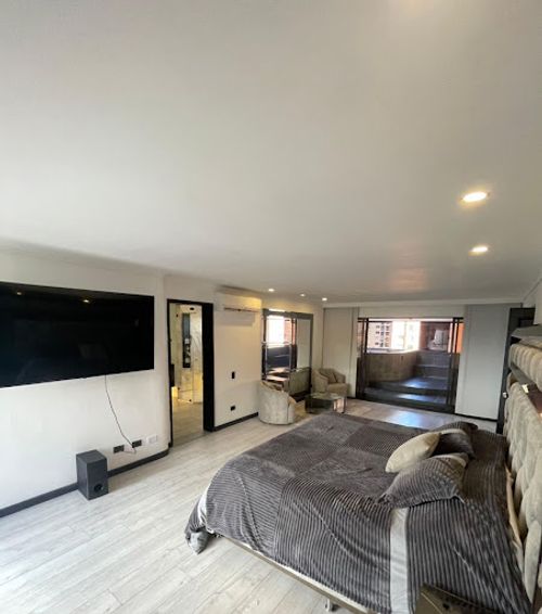 Apartamento de 3 alcobas en venta en Transversal Inferior, Medellín, 226 m² · foto 11 de 16