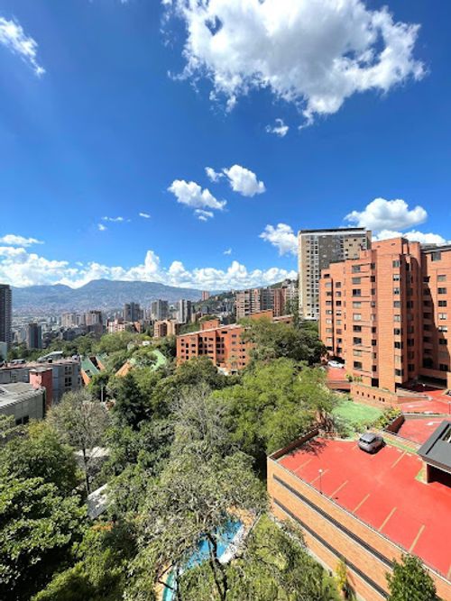 Apartamento de 3 alcobas en venta en Transversal Inferior, Medellín, 226 m² · foto 16 de 16