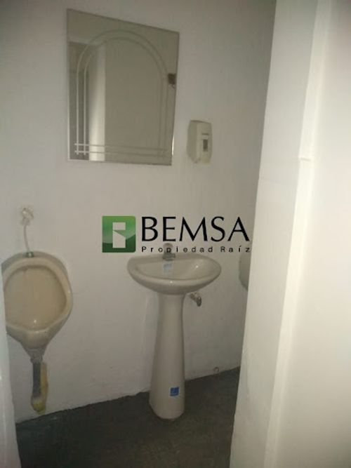 Local en arriendo en Villa Nueva, Medellín, 146 m² · foto 5 de 13