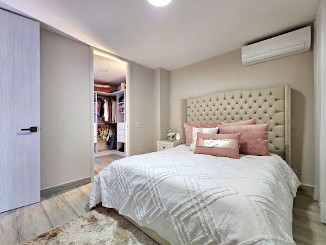 Apartamento de 3 alcobas en venta en Conquistadores, Medellín, 134 m² · foto 2 de 17