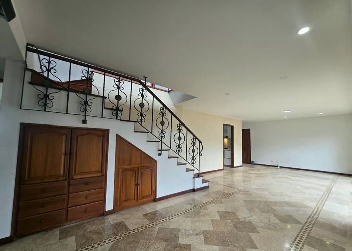 Apartamento de 3 alcobas en venta en Belén, Medellín, 187 m² · foto 5 de 20