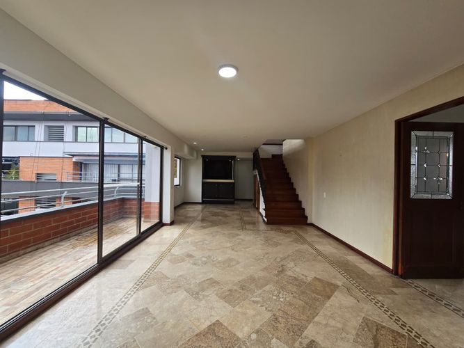Apartamento de 3 alcobas en venta en Belén, Medellín, 187 m² · foto 2 de 20