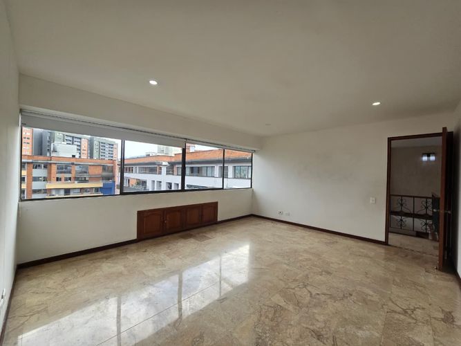 Apartamento de 3 alcobas en venta en Belén, Medellín, 187 m² · foto 4 de 20