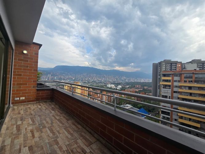 Apartamento de 3 alcobas en venta en Belén, Medellín, 187 m² · foto 6 de 20