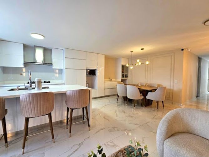 Apartamento de 3 alcobas en venta en Conquistadores, Medellín, 134 m² · foto 10 de 17