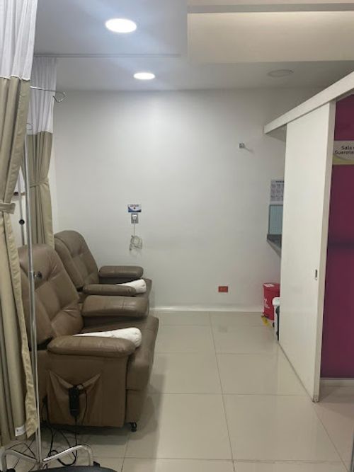 Consultorio en arriendo en Los Naranjos, Medellín, 210 m² · foto 14 de 24