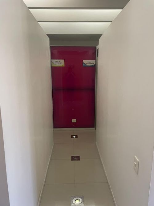 Consultorio en arriendo en Los Naranjos, Medellín, 210 m² · foto 18 de 24