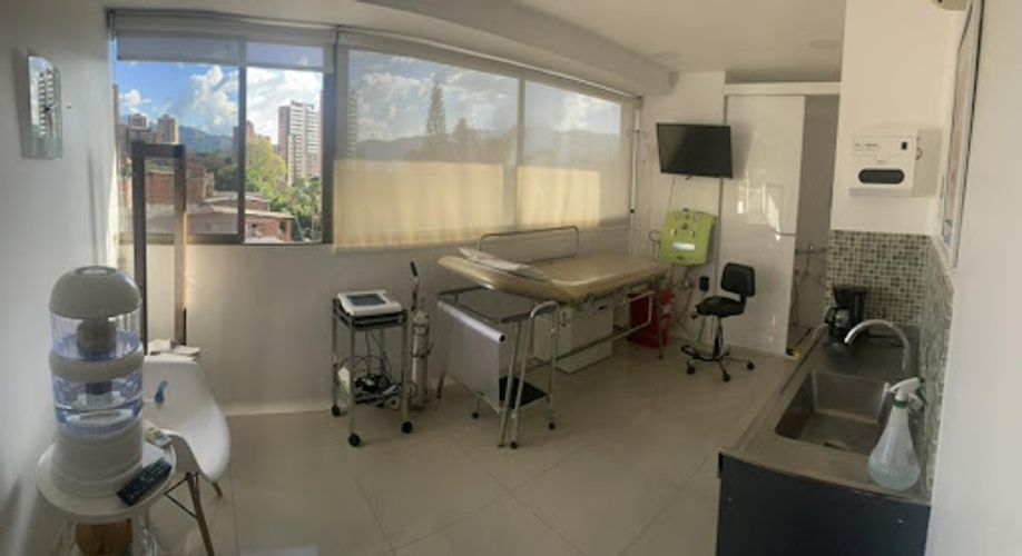 Consultorio en arriendo en Los Naranjos, Medellín, 210 m² · foto 24 de 24