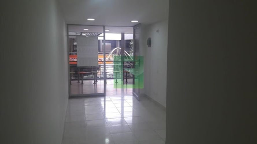 Local en venta en La Candelaria, Medellín, 18 m² · foto 4 de 6