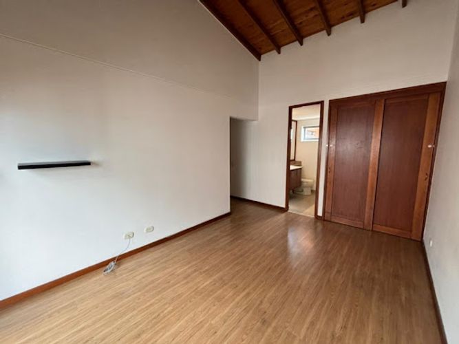 Apartamento de 2 alcobas en arriendo en Castropol, Medellín, 110 m² · foto 4 de 24