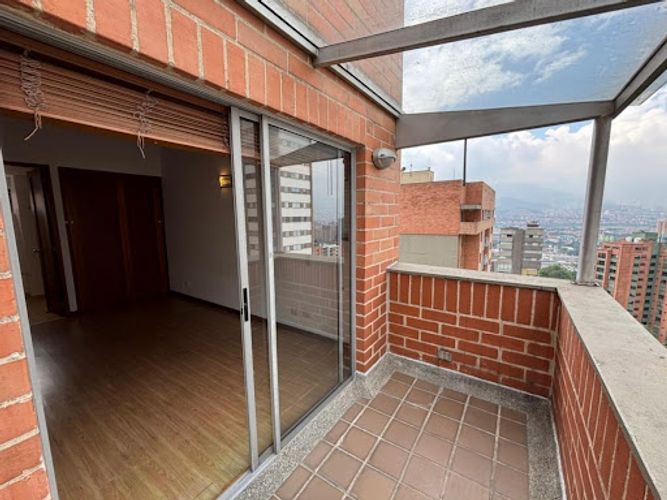 Apartamento de 2 alcobas en arriendo en Castropol, Medellín, 110 m² · foto 5 de 24