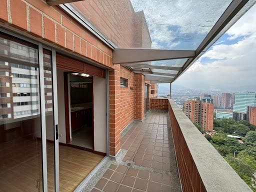 Apartamento de 2 alcobas en arriendo en Castropol, Medellín, 110 m² · foto 6 de 24