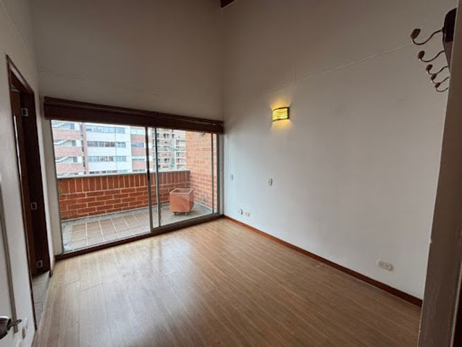 Apartamento de 2 alcobas en arriendo en Castropol, Medellín, 110 m² · foto 8 de 24