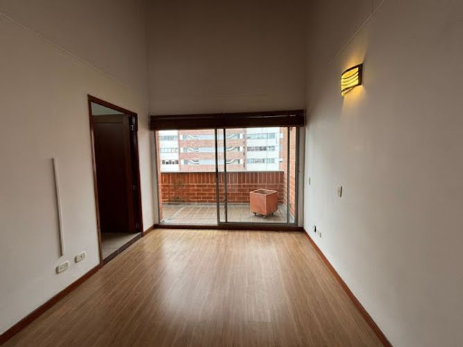 Apartamento de 2 alcobas en arriendo en Castropol, Medellín, 110 m² · foto 10 de 24