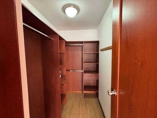 Apartamento de 2 alcobas en arriendo en Castropol, Medellín, 110 m² · foto 11 de 24