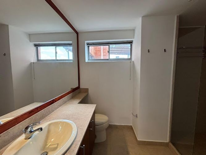 Apartamento de 2 alcobas en arriendo en Castropol, Medellín, 110 m² · foto 12 de 24