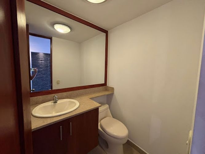 Apartamento de 2 alcobas en arriendo en Castropol, Medellín, 110 m² · foto 17 de 24