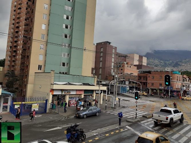 Local en arriendo en Sevilla, Medellín, 21 m² · foto 2 de 12