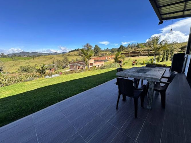 Casa de 3 alcobas en venta en Cristo Rey, El Carmen de Viboral, 360 m² · foto 14 de 24
