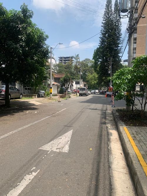 Casa de 3 alcobas en venta en La Aguacatala, Medellín, 590 m² · foto 8 de 24