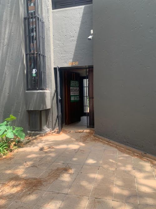Casa de 3 alcobas en venta en La Aguacatala, Medellín, 590 m² · foto 13 de 24