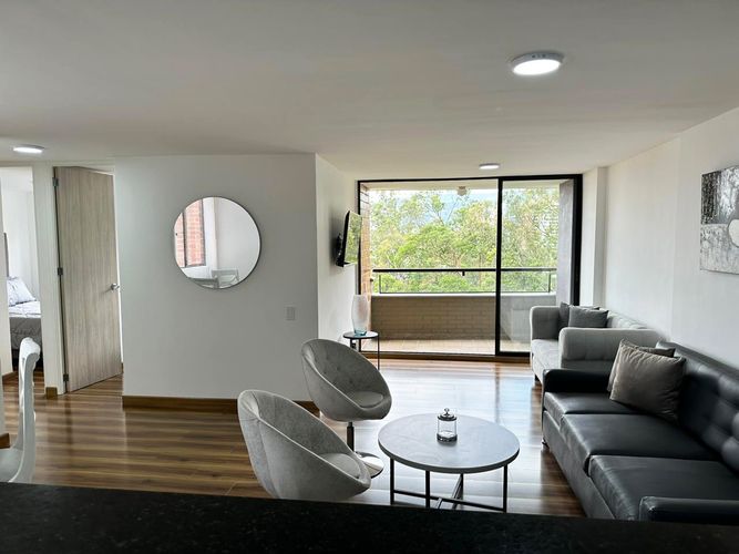 Apartamento de 3 alcobas en venta en El Poblado, Medellín, 88 m² · foto 2 de 17