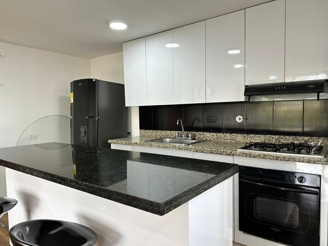 Apartamento de 3 alcobas en venta en El Poblado, Medellín, 88 m² · foto 12 de 17