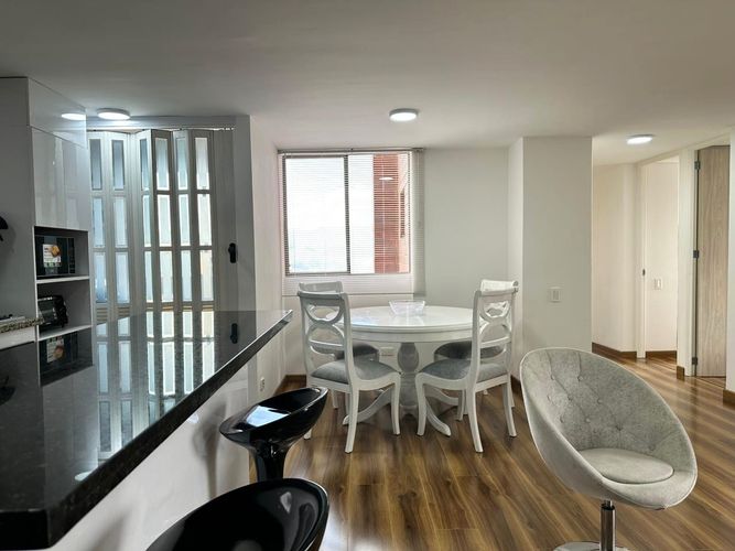 Apartamento de 3 alcobas en venta en El Poblado, Medellín, 88 m² · foto 5 de 17