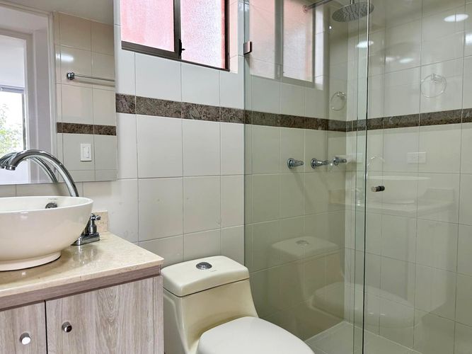 Apartamento de 3 alcobas en venta en El Poblado, Medellín, 88 m² · foto 16 de 17