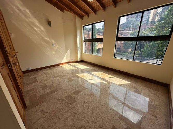 Casa de 5 alcobas en venta en Alto De Misael, Envigado, 386 m² · foto 9 de 24