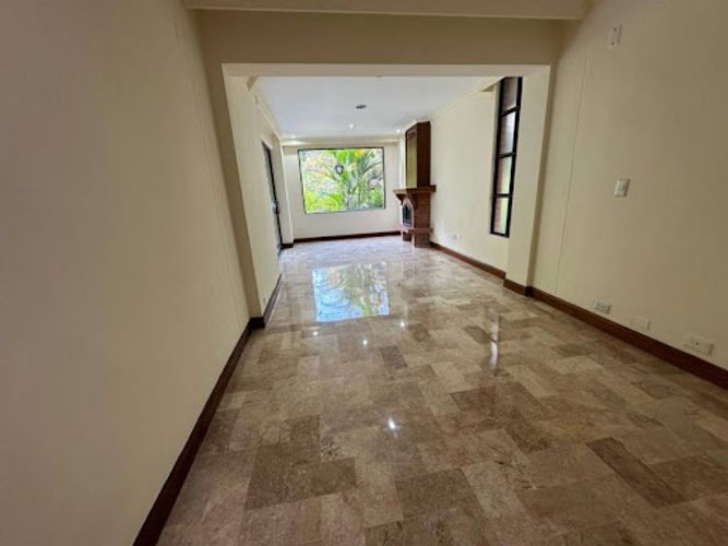 Casa de 5 alcobas en venta en Alto De Misael, Envigado, 386 m² · foto 18 de 24