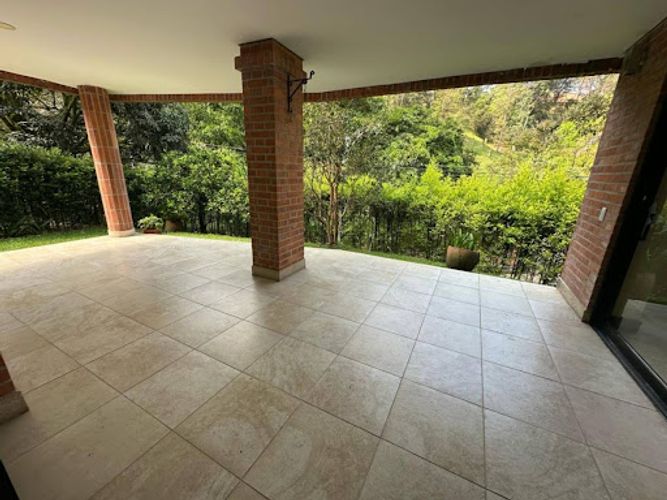Casa de 5 alcobas en venta en Alto De Misael, Envigado, 386 m² · foto 23 de 24