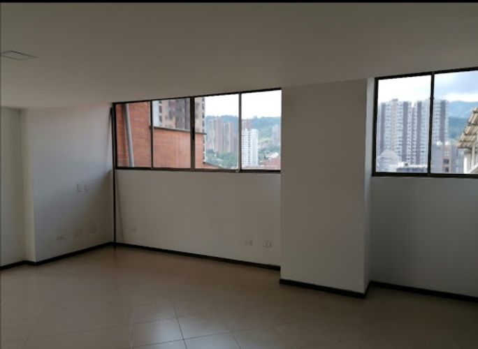 Apartamento de 4 alcobas en venta en Calle Larga, Sabaneta, 239 m² · foto 3 de 13