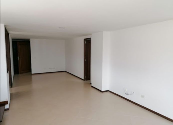 Apartamento de 4 alcobas en venta en Calle Larga, Sabaneta, 239 m² · foto 11 de 13