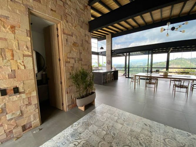 Casa de 5 alcobas en arriendo en Lejos Del Nido, El Retiro, 530 m² · foto 4 de 13