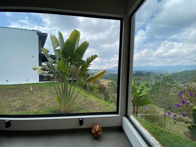 Casa de 5 alcobas en arriendo en Lejos Del Nido, El Retiro, 530 m² · foto 9 de 13