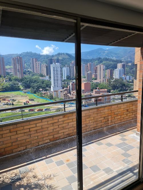 Apartamento de 4 alcobas en venta en Aves Maria, Sabaneta, 328 m² · foto 9 de 23