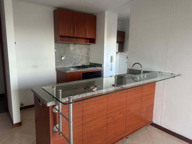 Apartaestudio en arriendo en La Visitación, Medellín, 75 m² · foto 8 de 12