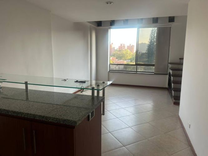 Apartaestudio en arriendo en La Visitación, Medellín, 75 m² · foto 9 de 12