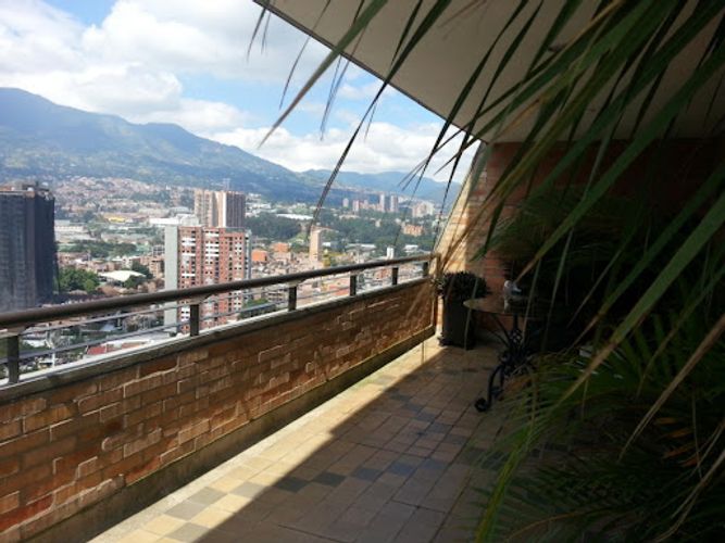 Apartamento de 4 alcobas en venta en Aves Maria, Sabaneta, 328 m² · foto 18 de 23