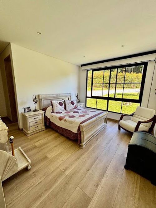 Casa en venta en Llano Grande, Rionegro, 230 m² · foto 2 de 15